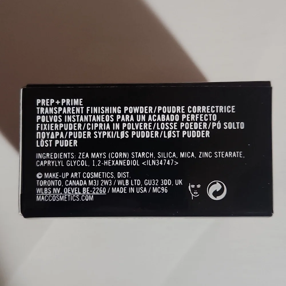 MAC Prep + Prime Transparent Finishing Powder
